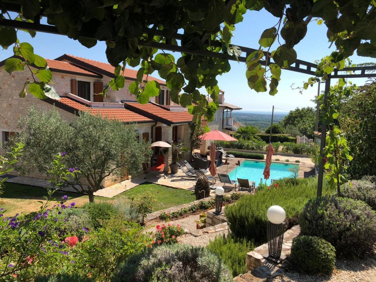 Casa Stefanie Villa Kastelir Exterior photo